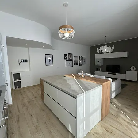 Monica S Next 2 - A Due Passi Dal Centro Storico Monza