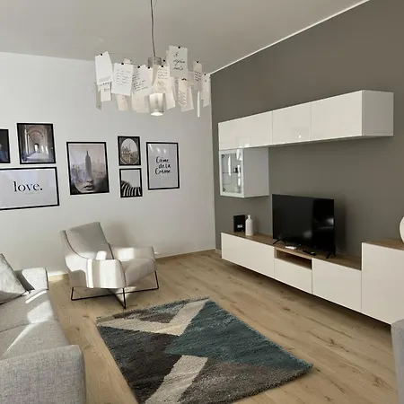 Monica S Next 2 - A Due Passi Dal Centro Storico * Monza